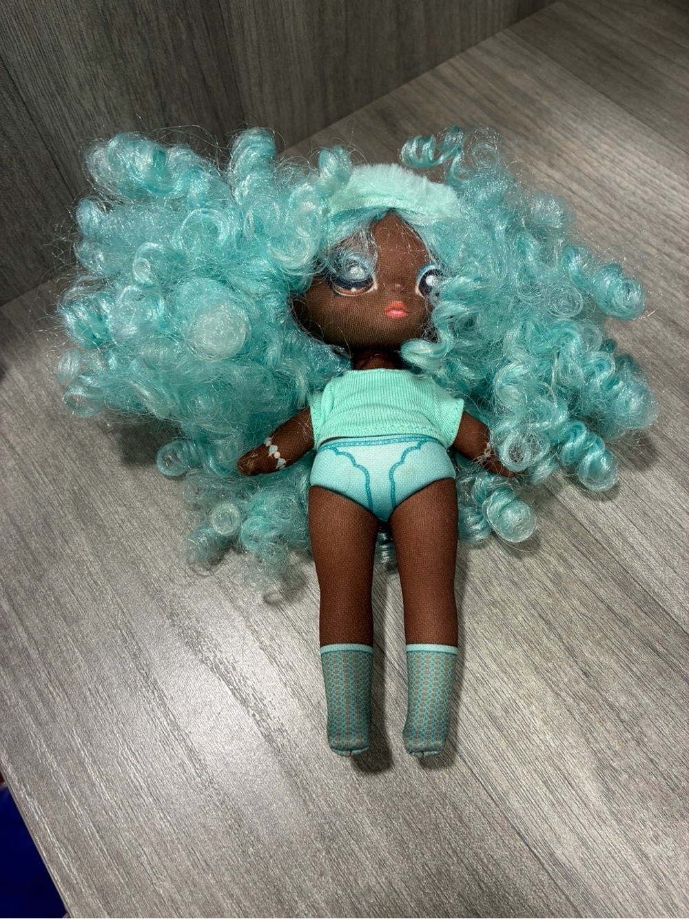 Na! Na! Na! Surprise Cynthia Sweets Fashion Doll Soft Posable Mint Green 7.5"
